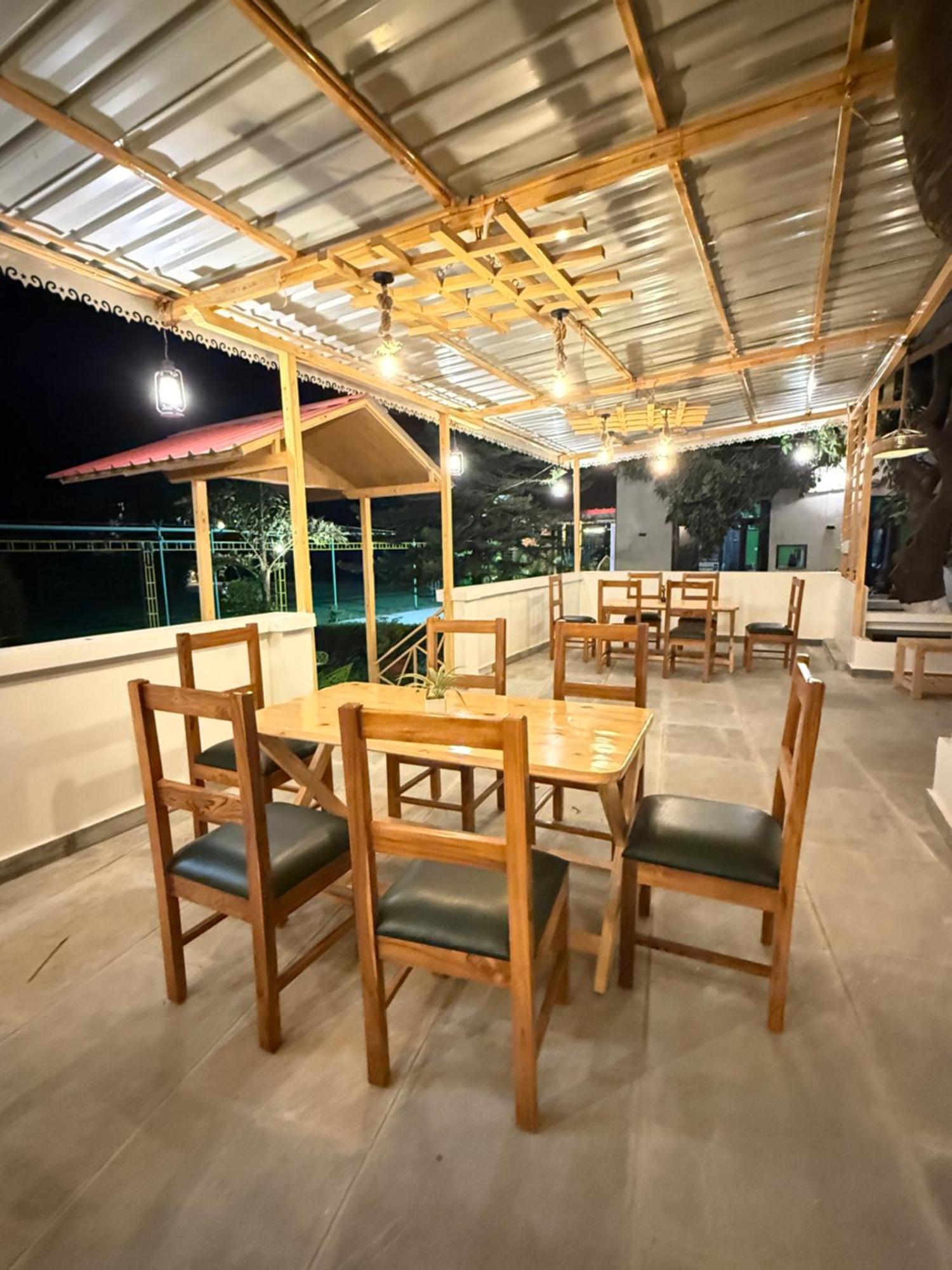 Karans Corbett Motel Рамнагар Экстерьер фото